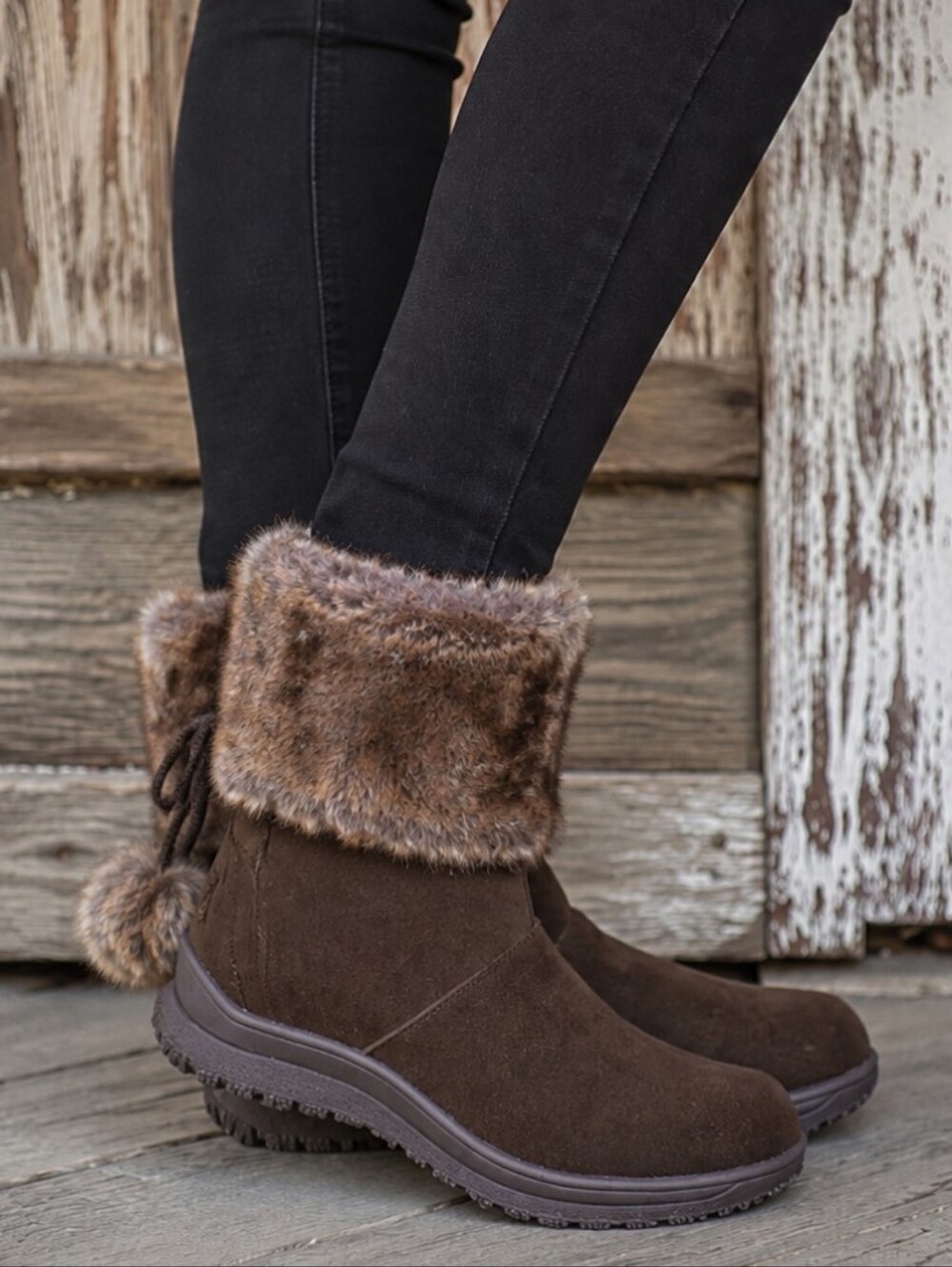 Minnetonka NEW Somerville Y2K Cozy Boho Suede Plush Faux Fur Winter Boots 7M